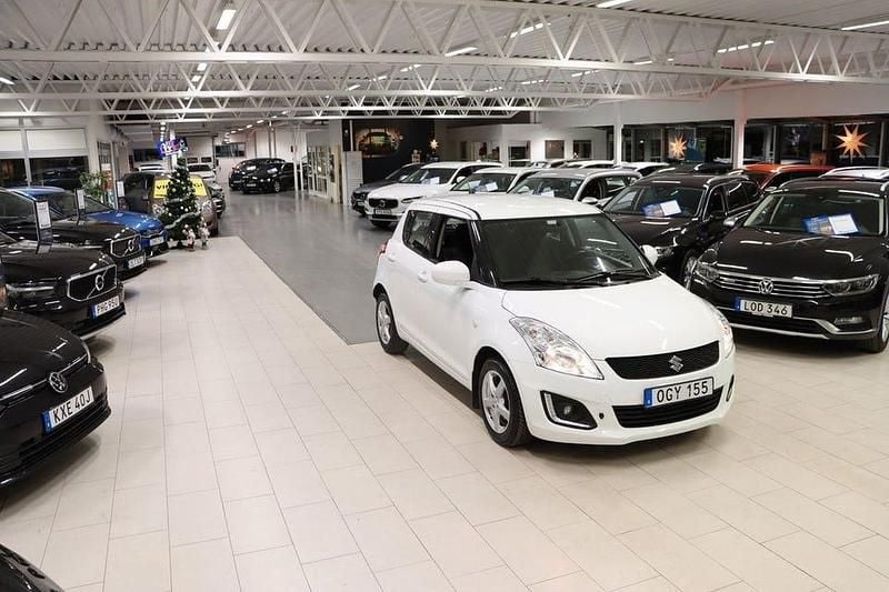 Begagnad Suzuki Swift 94 HK (69 kW) 2016 Vit Halvkombi