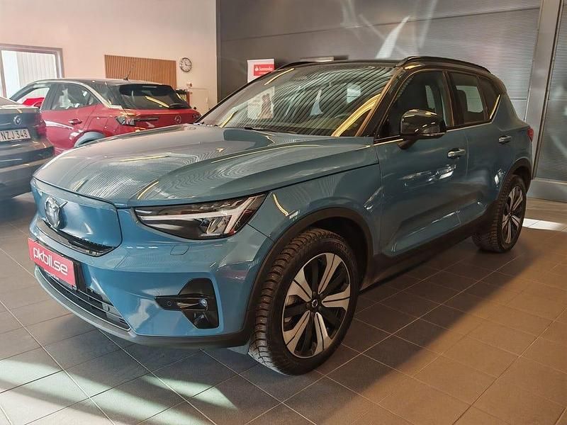 Begagnad Volvo XC40 Plus 185 kW (252 HK) 2023 Blå SUV