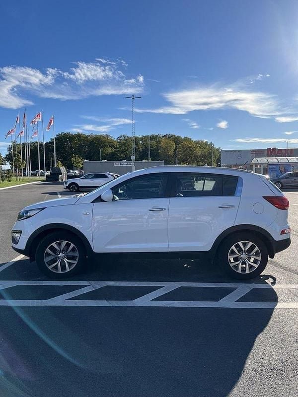 Vit Begagnad 2015 Kia Sportage SUV | 95 000 kr (Marknadspris) - Bild 1/4
