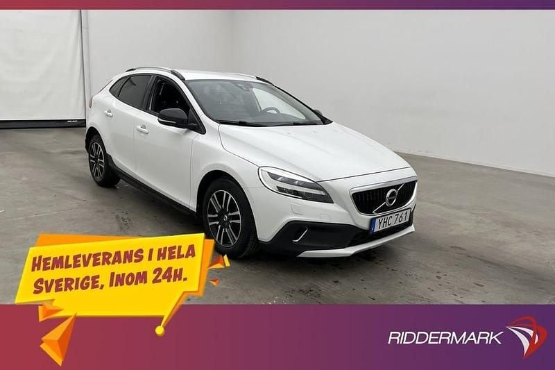 Vit Begagnad 2017 Volvo V40 CC Momentum Kombi | 199 900 kr (Marknadspris) - Bild 1/3
