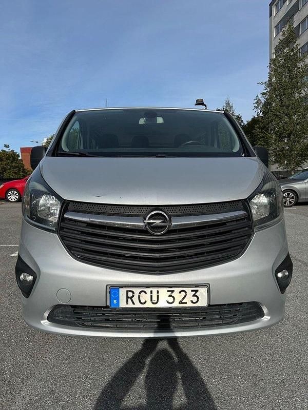 Grå Begagnad 2016 Opel Vivaro Van | 169 000 kr (Dyr) - Bild 1/4