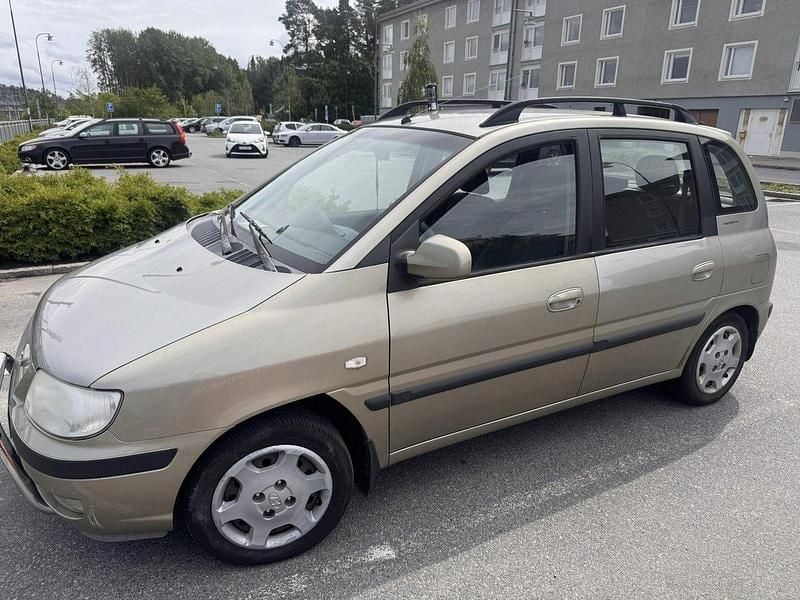 Brun Begagnad 2004 Hyundai Matrix Minibuss | 16 500 kr (Bra pris) - Bild 1/4