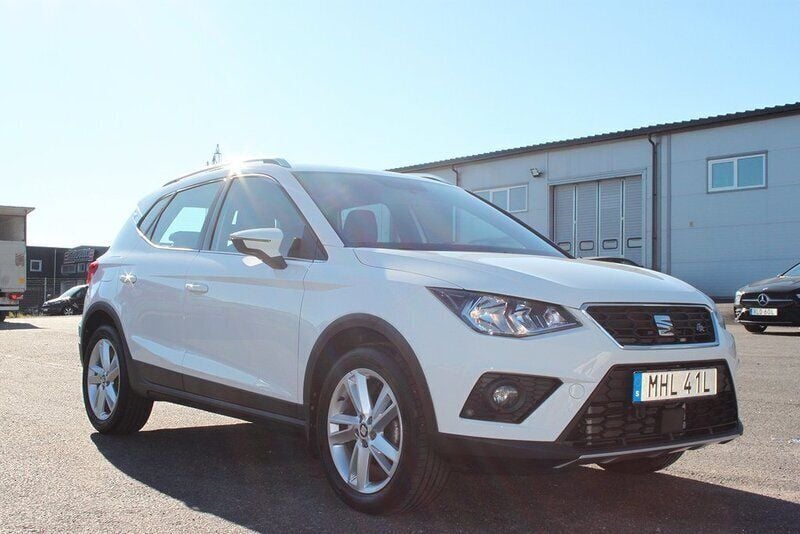 Vit Begagnad 2020 Seat Arona FR SUV | 135 000 kr (Bra pris) - Bild 1/4