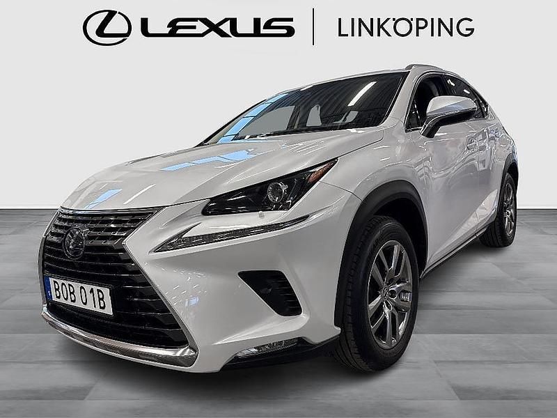 Vit Begagnad 2020 Lexus NX300h Executive Line SUV | 299 000 kr (Marknadspris) - Bild 1/4