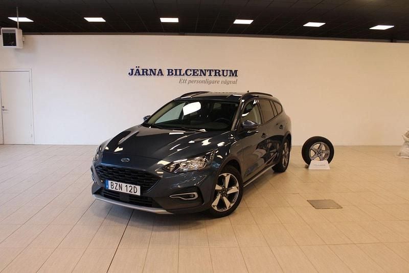 Blå Begagnad 2021 Ford Focus ST-Line Kombi | 169 900 kr (Bra pris) - Bild 1/4