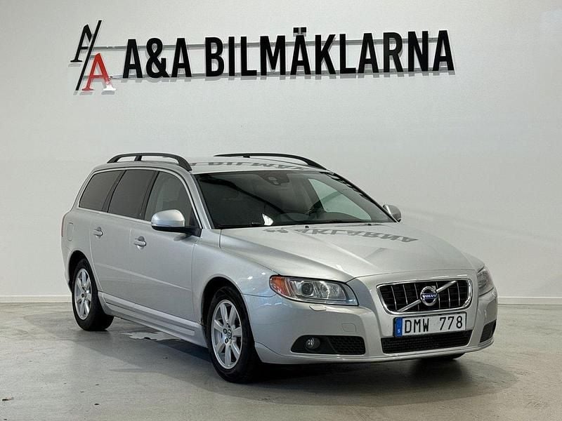 Ljusgrå (grå) Begagnad 2012 Volvo V70 Momentum Kombi | 84 900 kr (Marknadspris) - Bild 1/4