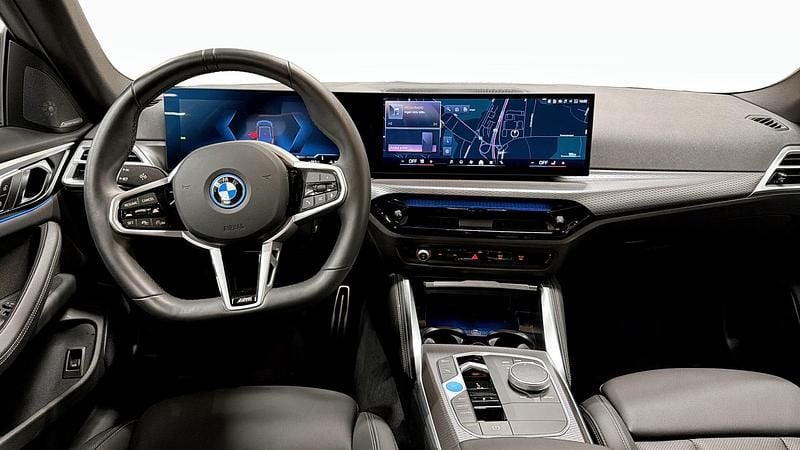 Begagnad BMW i4 Comfort Edition 250 kW (340 HK) 2025 Blå Sedan