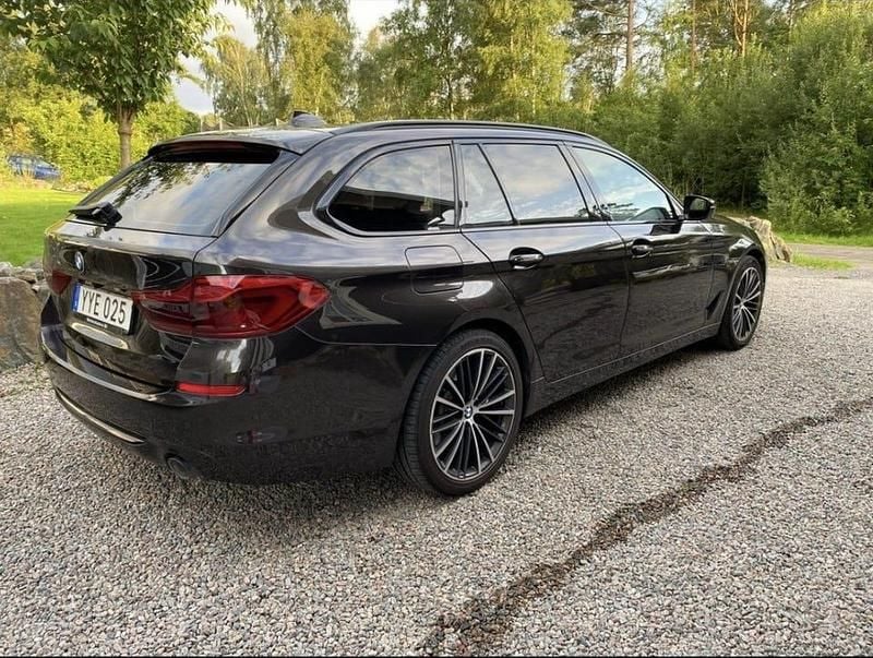 Begagnad BMW 520 Shadowline 190 HK (139 kW) 2018 Kombi