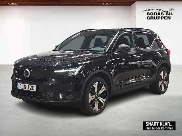 Svart Begagnad 2023 Volvo XC40 Core SUV | 339 000 kr - Bild 1/4