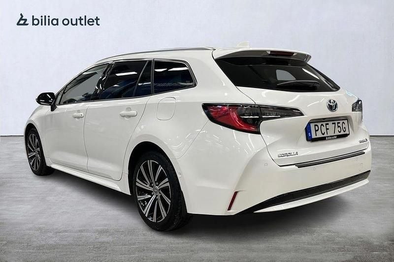 Begagnad Toyota Corolla Style 122 HK (89 kW) 2022 Vit Kombi