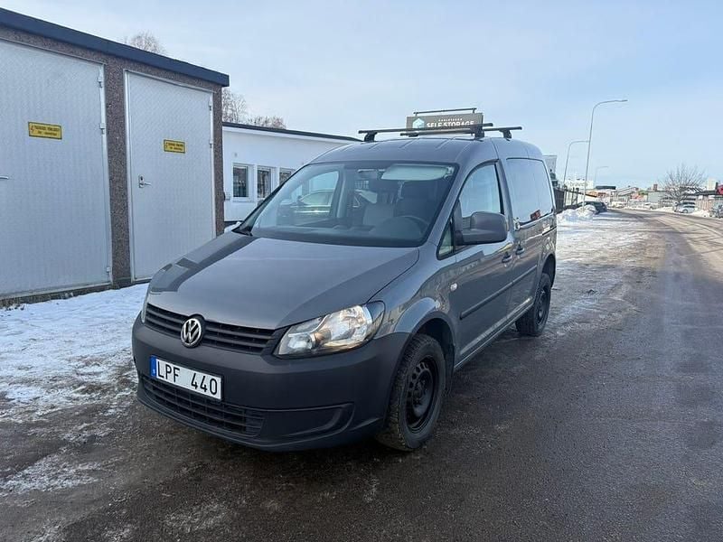 Begagnad VW Caddy 110 HK (80 kW) 2012 Minibuss