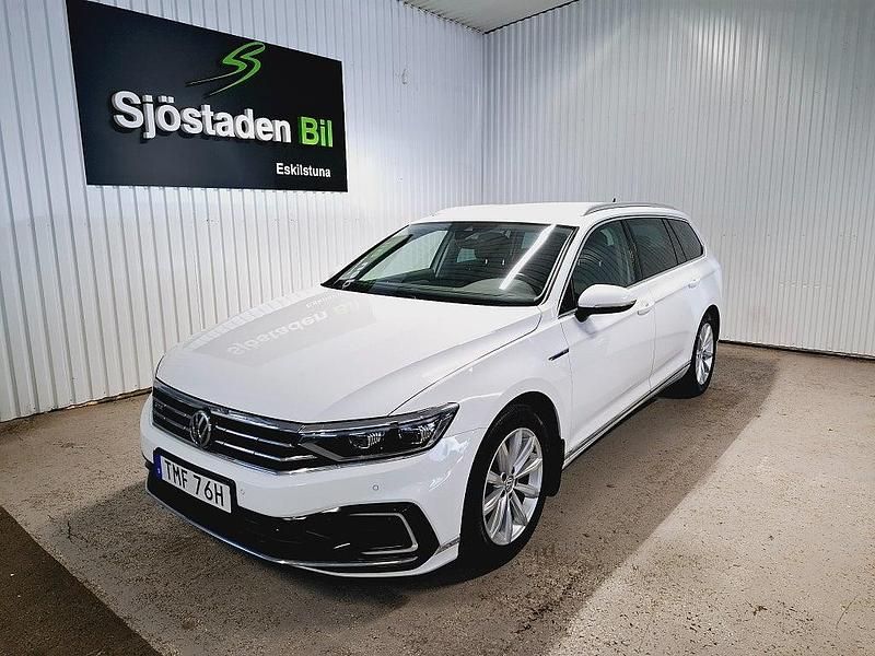Begagnad VW Passat GTE 218 HK (160 kW) 2019 Vit Kombi
