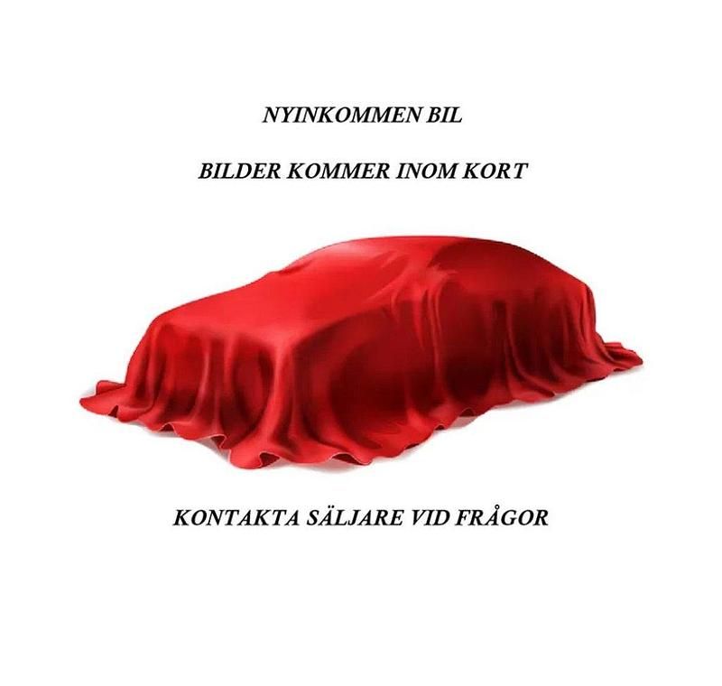 Vit Begagnad 2022 Toyota Corolla Hybrid Active Halvkombi | 234 900 kr (Marknadspris) - Bild 1/2