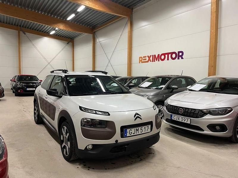 Vit Begagnad 2015 Citroën C4 Cactus Halvkombi | 69 900 kr (Marknadspris) - Bild 1/4