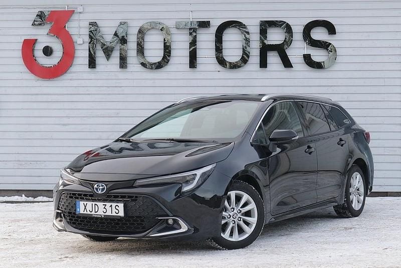 Svart Begagnad 2024 Toyota Corolla Kombi | 259 900 kr (Superpris) - Bild 1/4