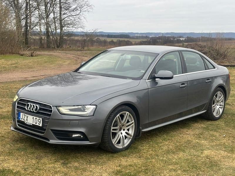 Begagnad 2013 Audi A4 Sedan | 99 000 kr (Lite dyr) - Bild 1/4