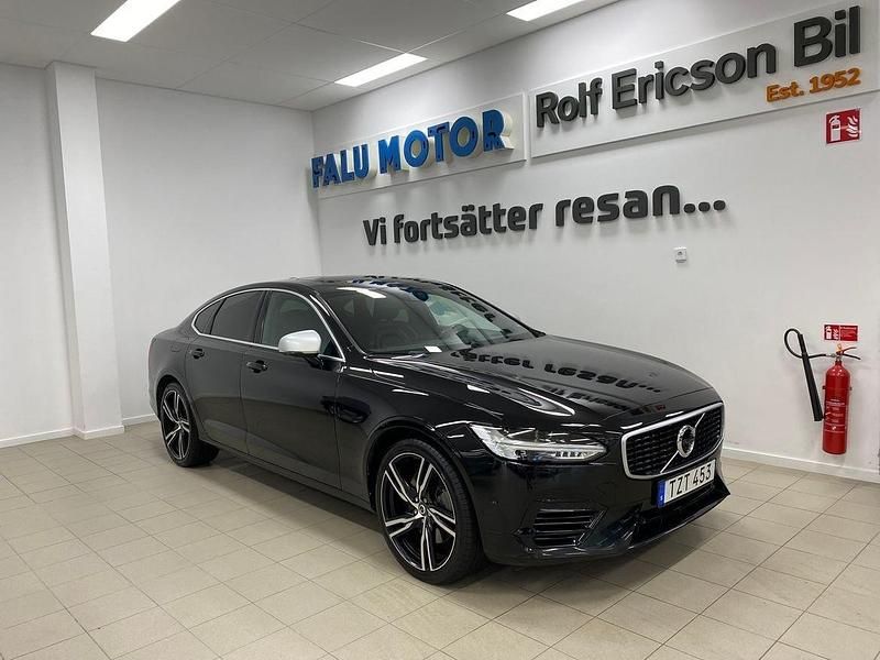 Svart Begagnad 2018 Volvo S90 R-Design Pro Sedan | 379 500 kr (Marknadspris) - Bild 1/4