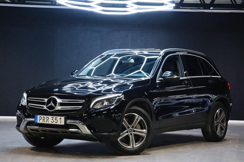 Svart Begagnad 2018 Mercedes GLC220 SUV | 259 900 kr (Marknadspris) - Bild 1/4