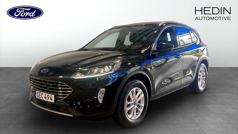 Svart (black) Begagnad 2022 Ford Kuga Titanium SUV | 259 900 kr (Marknadspris) - Bild 1/4