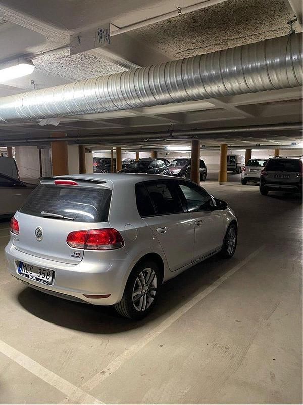 Brun Begagnad 2012 VW Golf VII Halvkombi | 62 000 kr (Bra pris) - Bild 1/4