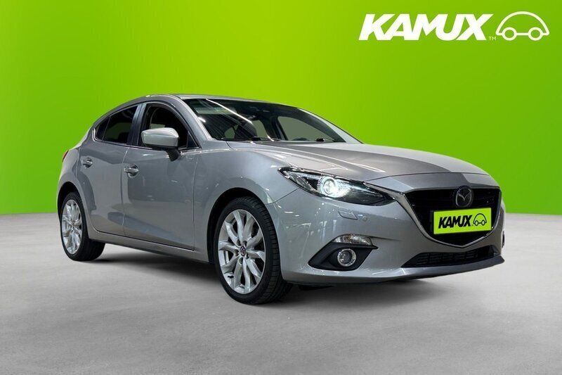 Silver/grå Begagnad 2015 Mazda 3 Inclusive Halvkombi | 129 800 kr (Marknadspris) - Bild 1/4