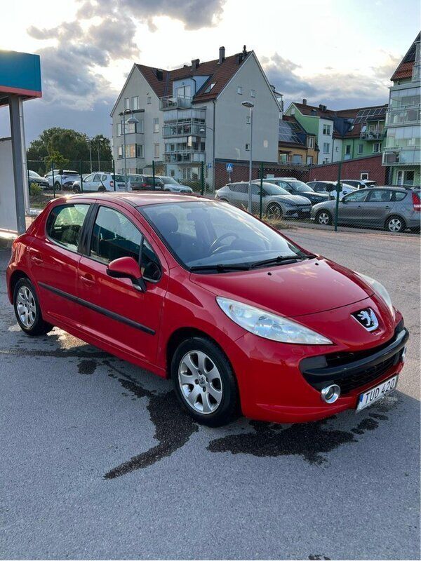 Röd Begagnad 2007 Peugeot 207 Halvkombi | 20 000 kr (Bra pris) - Bild 1/4