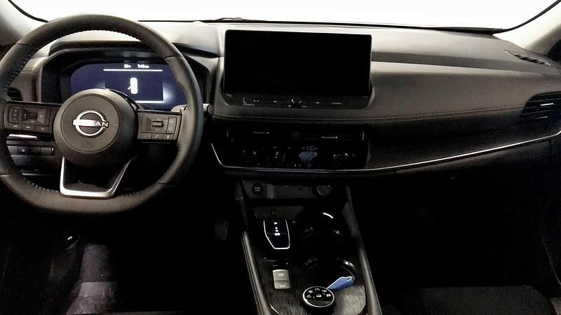 Ny Nissan X-Trail Tekna 214 HK (157 kW) 2025 Guld SUV