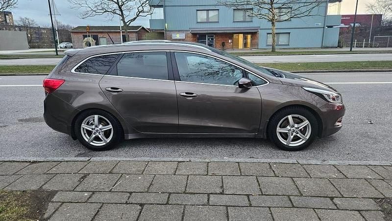 Begagnad Kia Ceed Sportswagon 128 HK (94 kW) 2015 Kombi