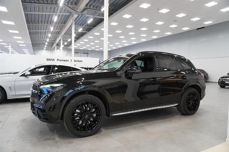 Begagnad Mercedes GLC300e 2024 Svart