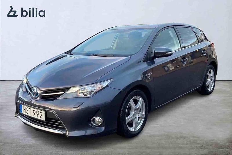 Blå Begagnad 2015 Toyota Auris Hybrid Halvkombi | 149 900 kr (Marknadspris) - Bild 1/1
