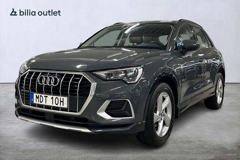 Grå Begagnad 2019 Audi Q3 Advanced Plus SUV | 274 900 kr (Marknadspris) - Bild 1/4
