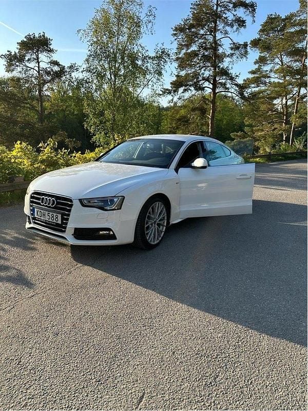 Vit Begagnad 2016 Audi A5 Sportback Sport Halvkombi | 150 000 kr (Marknadspris) - Bild 1/4