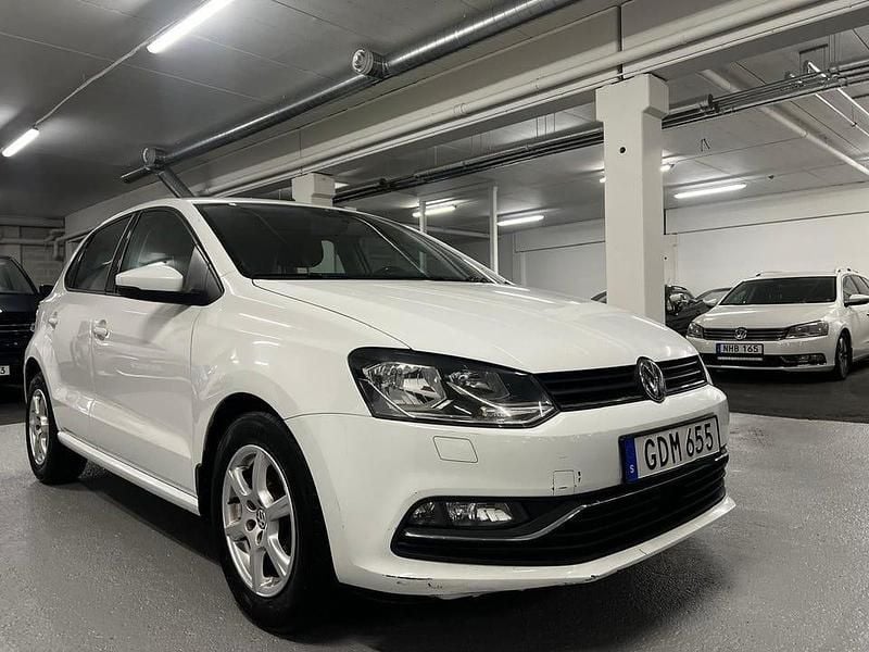 Begagnad VW Polo 90 HK (66 kW) 2016 Vit Halvkombi