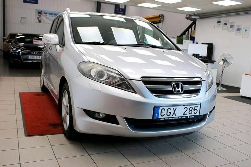 Begagnad Honda FR-V 141 HK (103 kW) 2008 Silver Minibuss