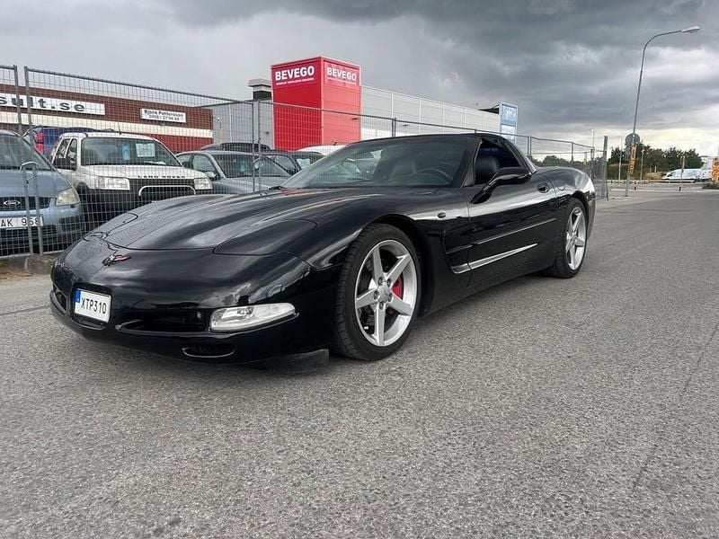 Begagnad Chevrolet Corvette 344 HK (253 kW) 2001 Svart Sportkupé