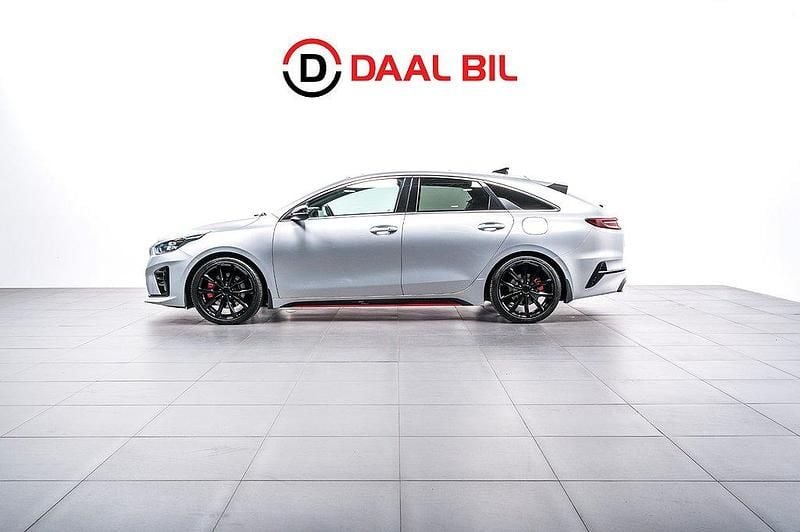 Grå Begagnad 2019 Kia ProCeed GT 2 Halvkombi | 224 700 kr (Marknadspris) - Bild 1/4