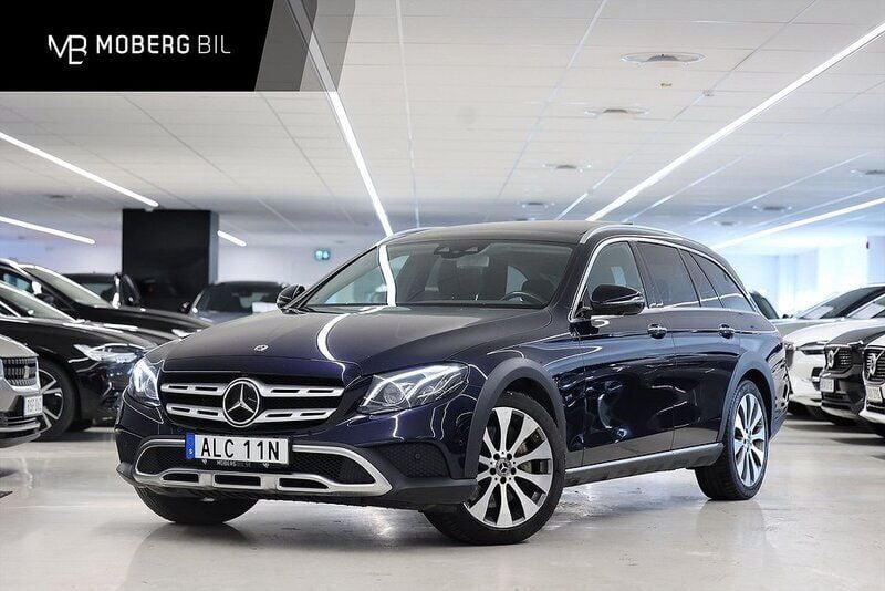 Mörkblå Begagnad 2019 Mercedes E400 Kombi | 399 900 kr (Marknadspris) - Bild 1/3