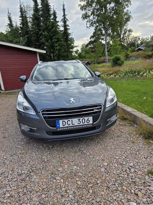 Grå Begagnad 2014 Peugeot 508 Kombi | 83 000 kr (Marknadspris) - Bild 1/4
