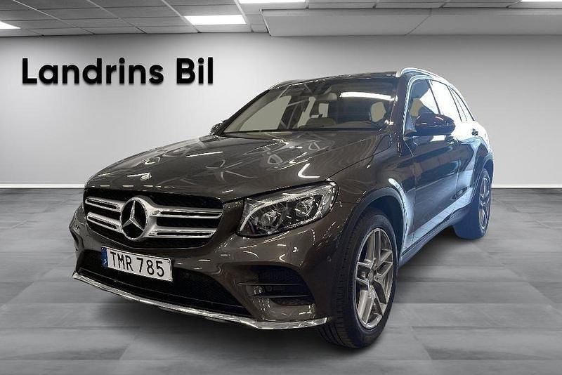 Mörkbrun Begagnad 2016 Mercedes GLC220 AMG line SUV | 279 000 kr (Superpris) - Bild 1/4