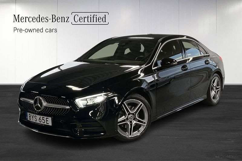 Svart (black) Begagnad 2022 Mercedes A180 AMG Sedan | 299 900 kr (Lite dyr) - Bild 1/4
