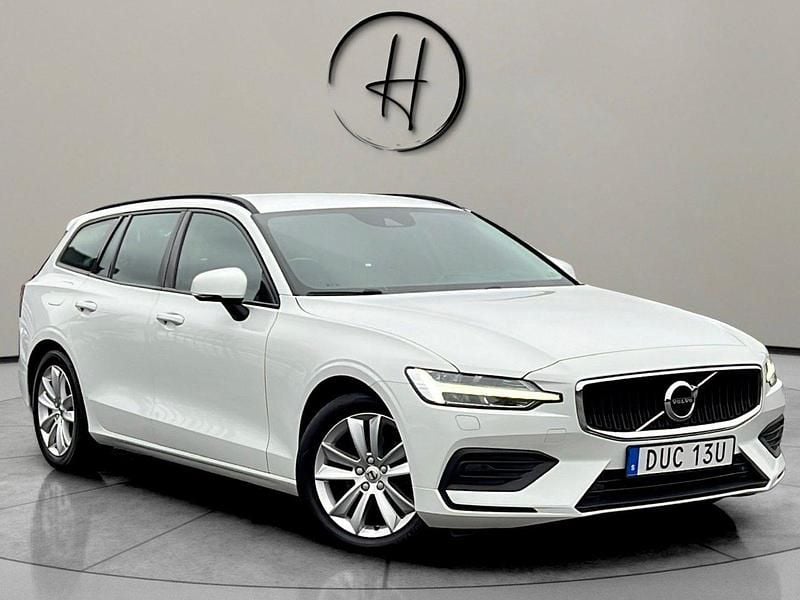 Vit Begagnad 2019 Volvo V60 Momentum Kombi | 244 900 kr (Marknadspris) - Bild 1/4