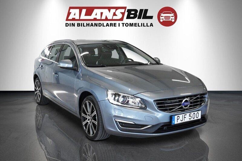Ljusblå Begagnad 2018 Volvo V60 Momentum Kombi | 214 000 kr (Bra pris) - Bild 1/4