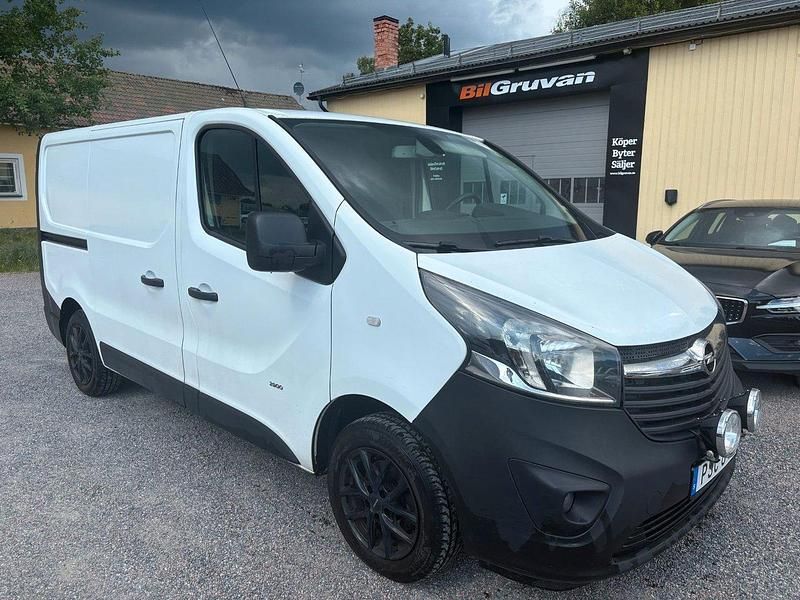Vit Begagnad 2016 Opel Vivaro Van | 119 900 kr (Marknadspris) - Bild 1/4