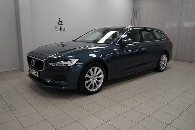 Mörkblå Begagnad 2019 Volvo V90 Momentum Kombi | 269 900 kr (Marknadspris) - Bild 1/3