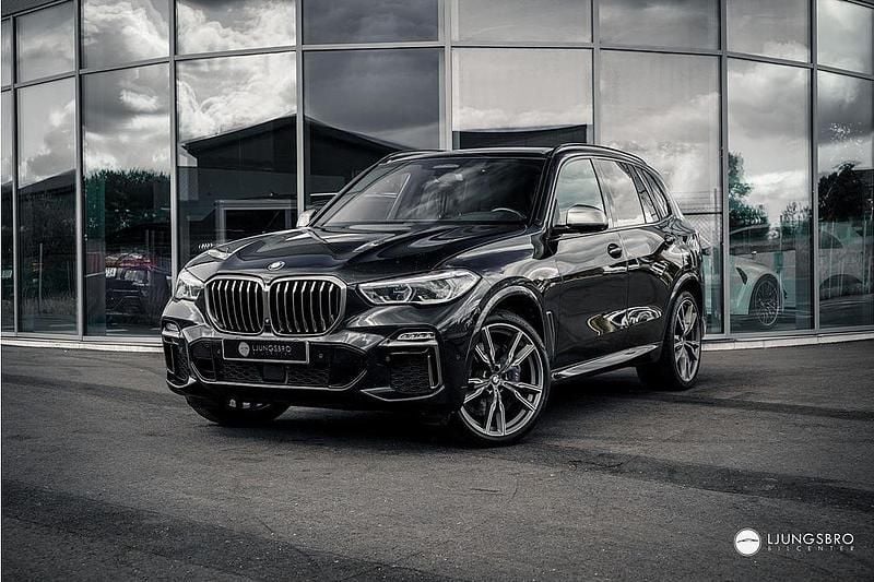 Svart Begagnad 2019 BMW X5 M Sport SUV | 639 900 kr (Marknadspris) - Bild 1/4