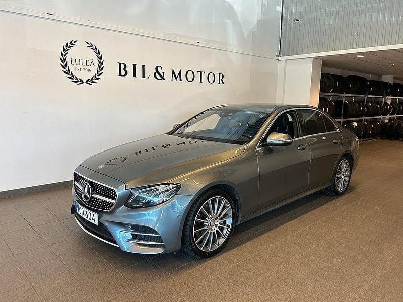 Grå Begagnad 2016 Mercedes E220 AMG Sedan | 309 900 kr (Marknadspris) - Bild 1/4