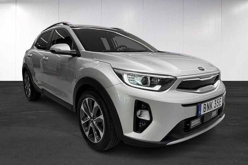 Begagnad Kia Stonic Advance 120 HK (88 kW) 2019 Silver SUV
