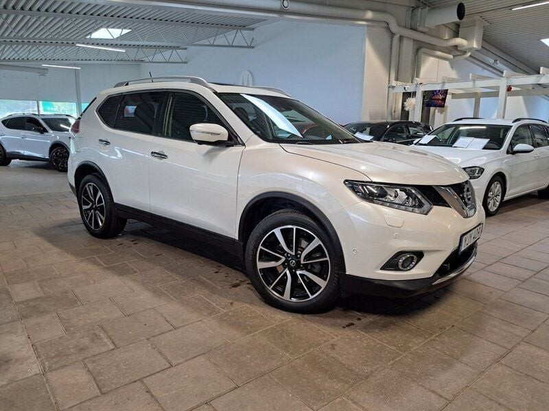 Vit Begagnad 2016 Nissan X-Trail Tekna SUV | 179 800 kr (Bra pris) - Bild 1/4