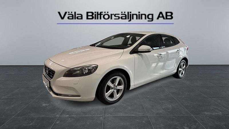 Vit Begagnad 2012 Volvo V40 Kinetic Kombi | 89 900 kr (Marknadspris) - Bild 1/4