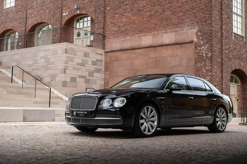 Begagnad Bentley Flying Spur Mulliner 626 HK (460 kW) 2014 Svart Sedan